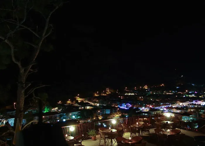 Bellevue 3* אולודניץ