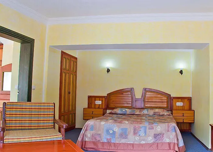 Bellevue 3* אולודניץ